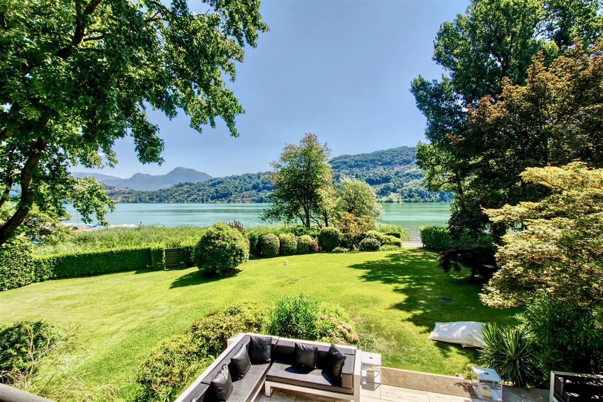 CONTEMPORARY VILLA ON THE LAKE Switzerland Luxury Homes