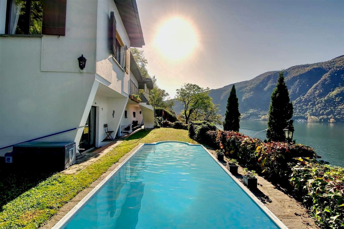 VILLA FOR SALE IN THE ELEGANT AREA OF MORCOTE Switzerland Luxury