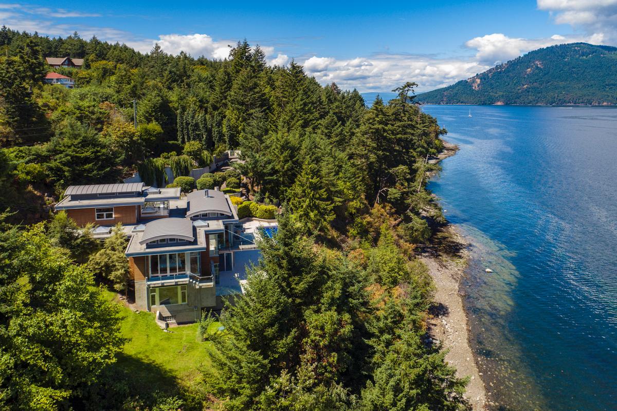 REFINED WEST COAST OCEANFRONT MASTERPIECE | British Columbia Luxury ...