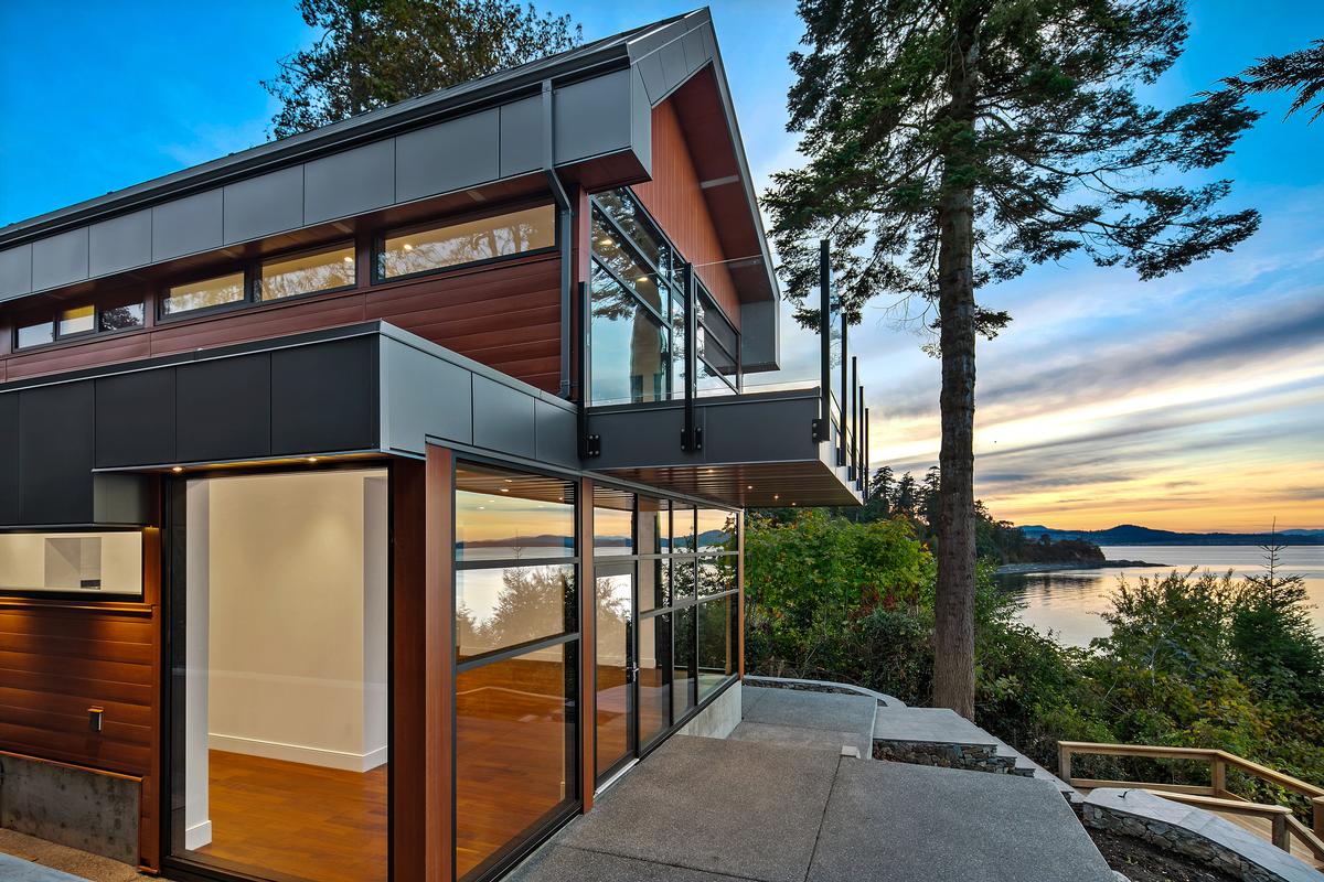 BRAND NEW CUSTOM OCEANFRONT HOME | British Columbia Luxury Homes ...