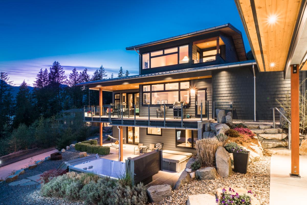 A WELL THOUGHT OUT MASTERPIECE | British Columbia Luxury Homes ...