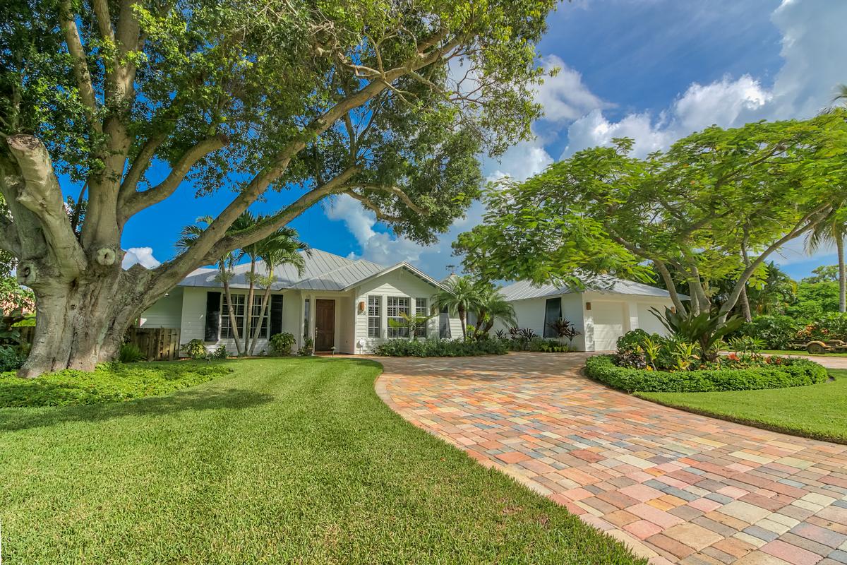 KEY WEST-STYLE WATERFRONT ENCLAVE | Florida Luxury Homes ...