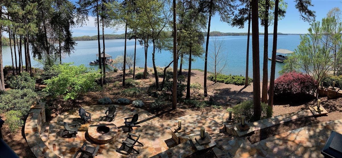 A BEAUTY INSIDE AND OUT ON LAKE KEOWEE South Carolina Luxury Homes Mansions For Sale