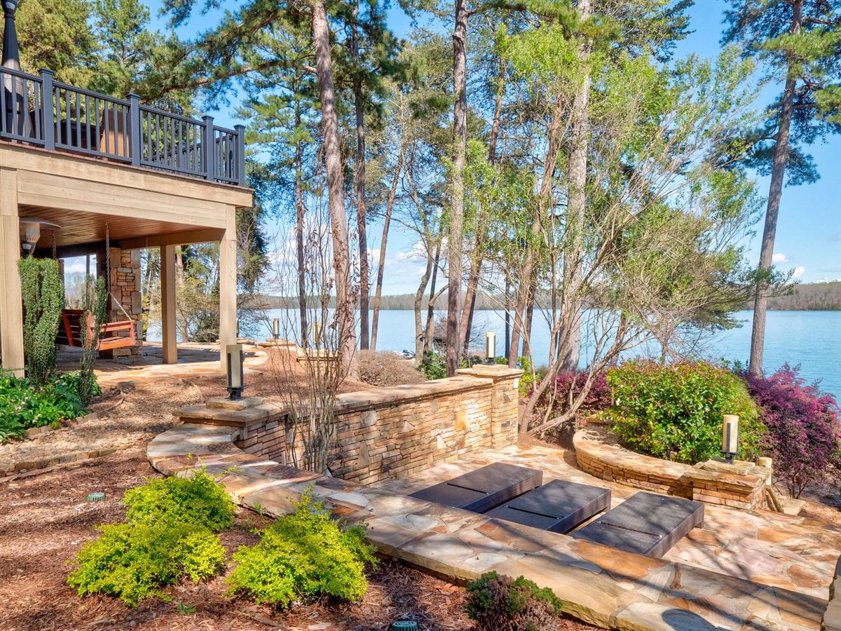 A BEAUTY INSIDE AND OUT ON LAKE KEOWEE South Carolina Luxury Homes