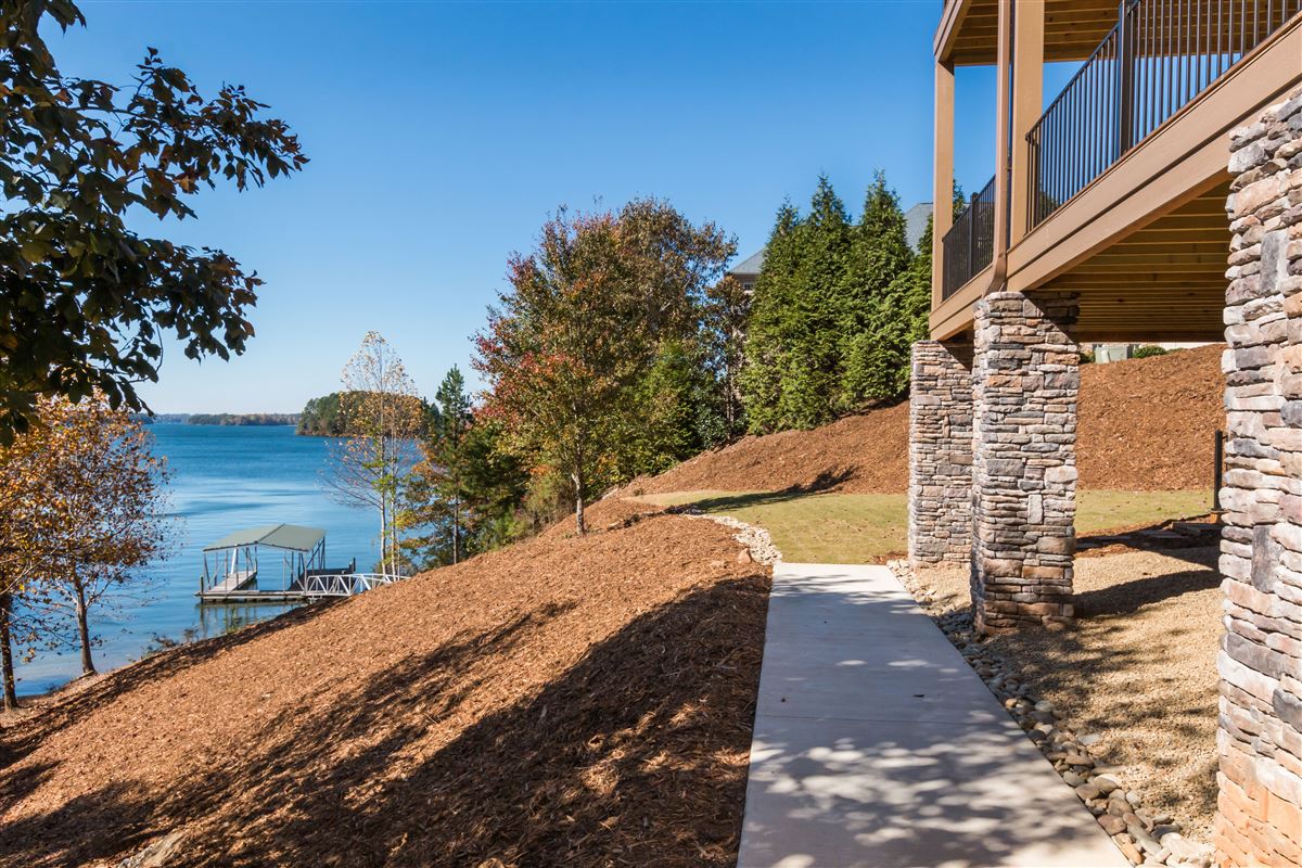 ENJOY LAKE KEOWEE LIVING South Carolina Luxury Homes Mansions For Sale Luxury Portfolio