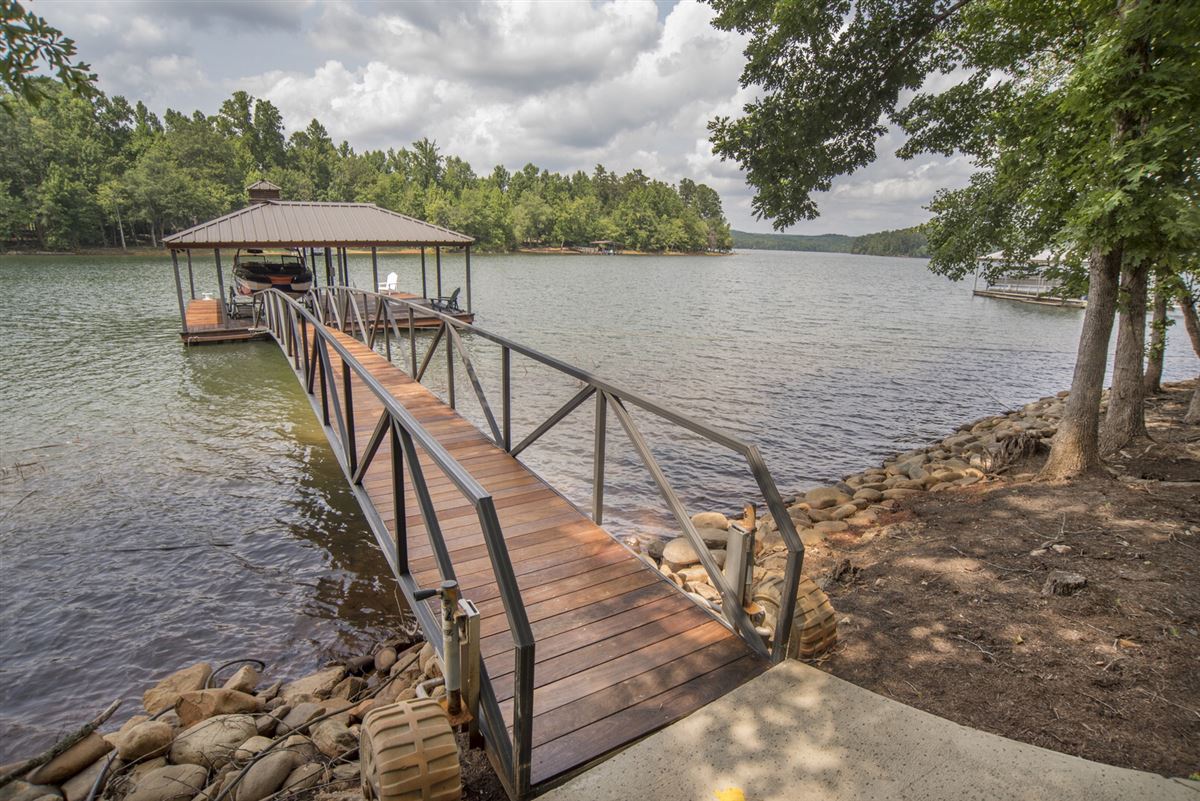 EXCEPTIONAL FAMILY HOME IN SENECA South Carolina Luxury Homes
