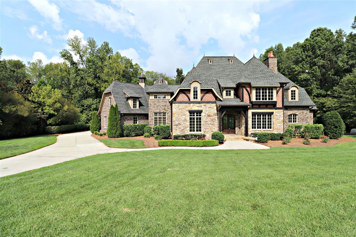 TRANQUILITY WILL BE YOURS IN THE HISTORIC JACOBS RIDGE North Carolina