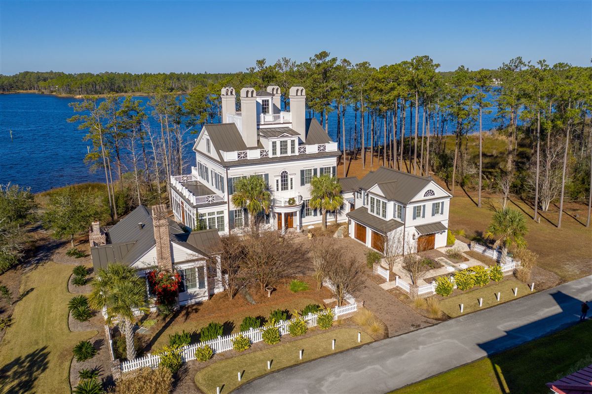 BREATHTAKING INTERCOASTAL WATERFRONT RETREAT | North Carolina Luxury ...