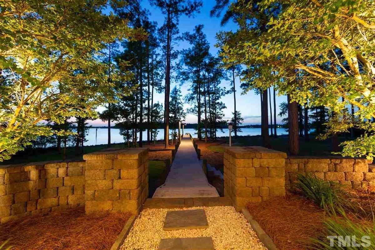 BREATHTAKING INTERCOASTAL WATERFRONT RETREAT North Carolina Luxury