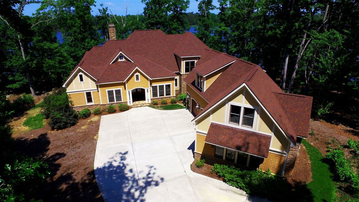 EXQUISITE CUSTOM BUILT HOME ON HIGH ROCK LAKE North Carolina Luxury