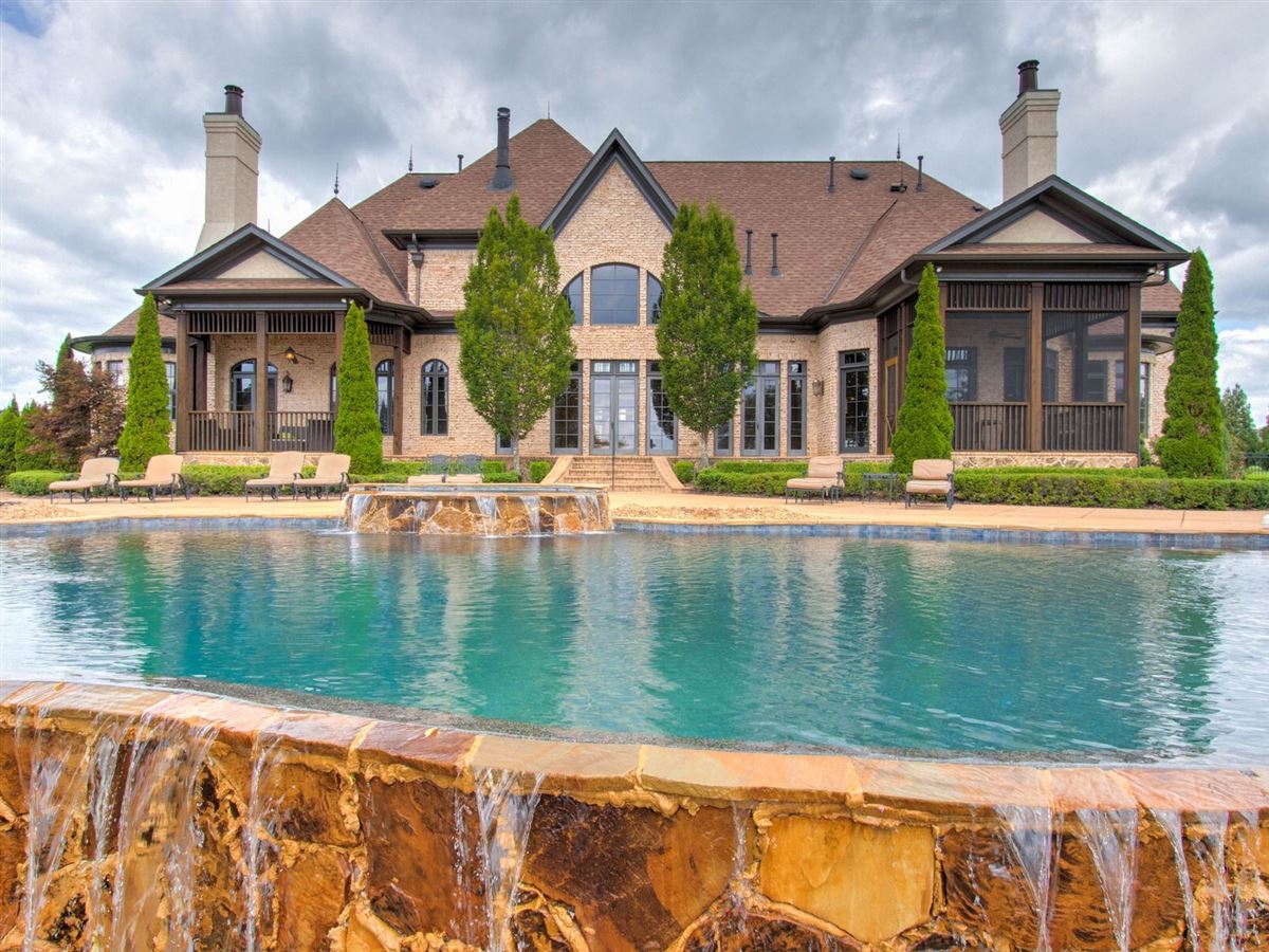 INCREDIBLE GATED ESTATE HOME North Carolina Luxury Homes Mansions