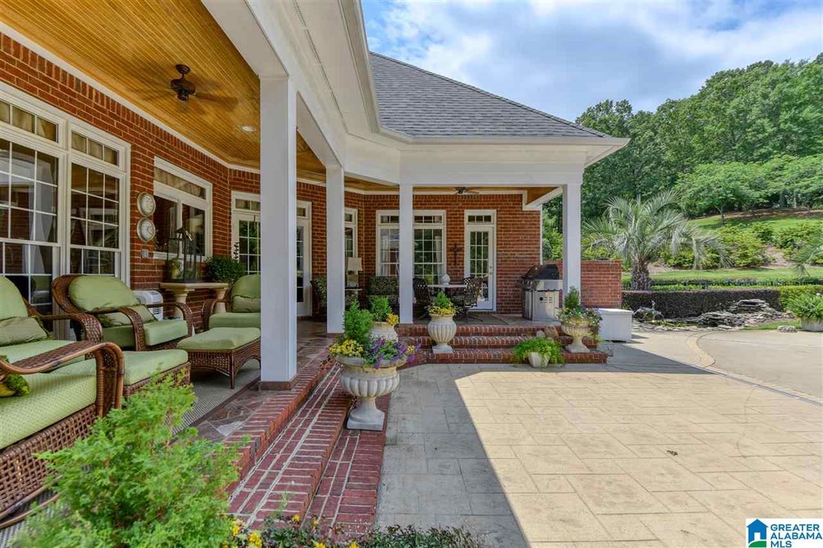 CUSTOM SOUTHERN PLANTATION STYLE HOME ON OVER FIVE ACRES Alabama Luxury Homes Mansions For