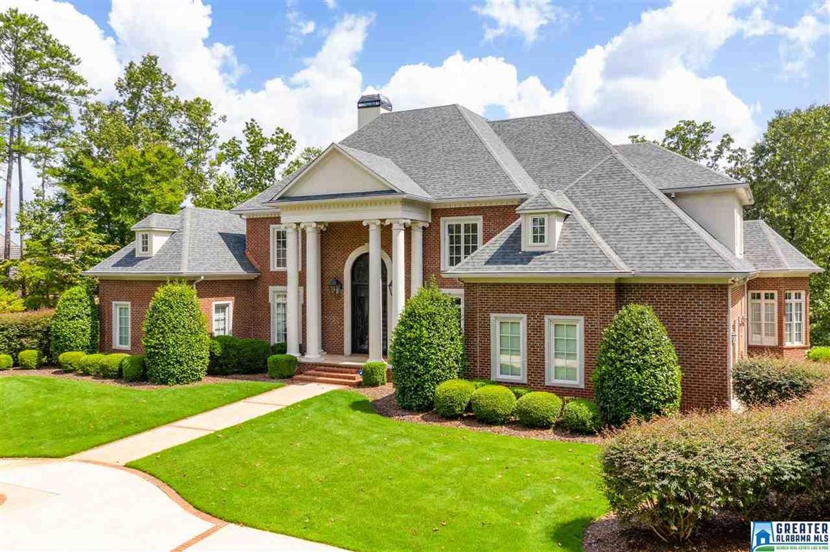 PRESTIGIOUS HOME LOCATED IN THE GATED COMMUNITY OF OLD OVERTON