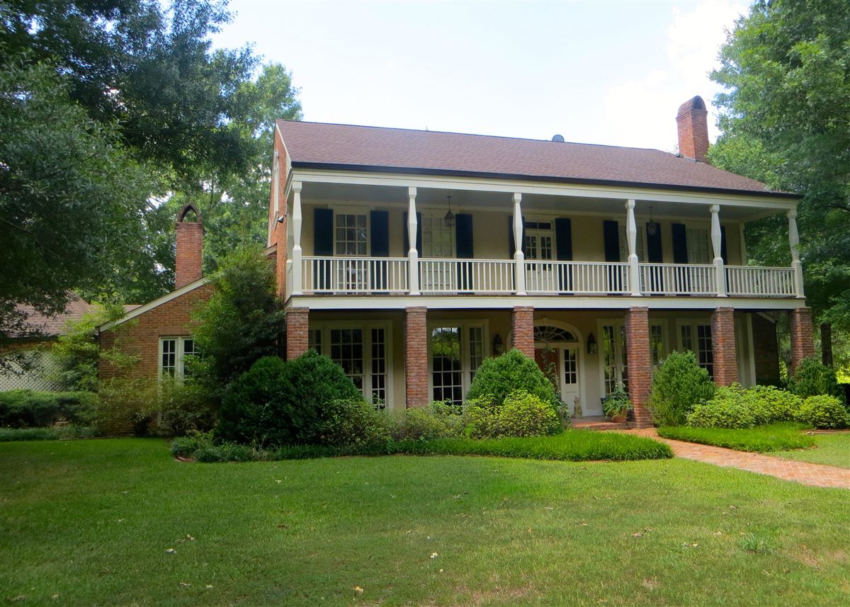 BEAUTIFUL HOME ON 116 ACRES | Mississippi Luxury Homes | Mansions For ...