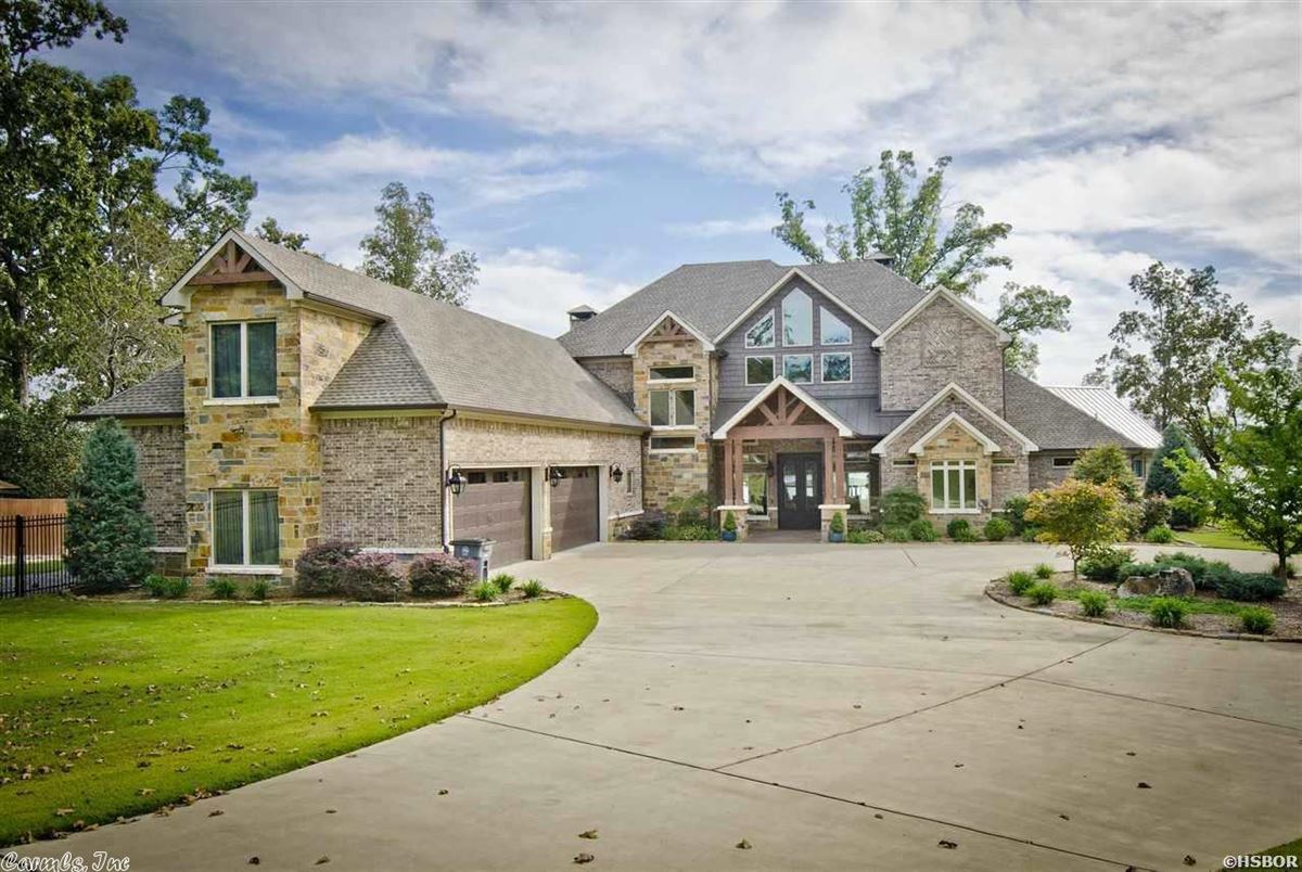 BREATHTAKING WATERFRONT PROPERTY ON LAKE HAMILTON | Arkansas Luxury ...