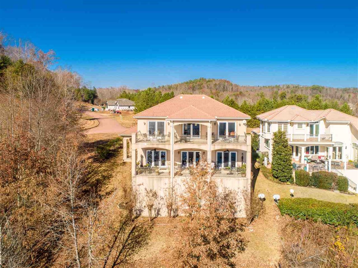 EXQUISITE WATERFRONT HOME Tennessee Luxury Homes Mansions For Sale