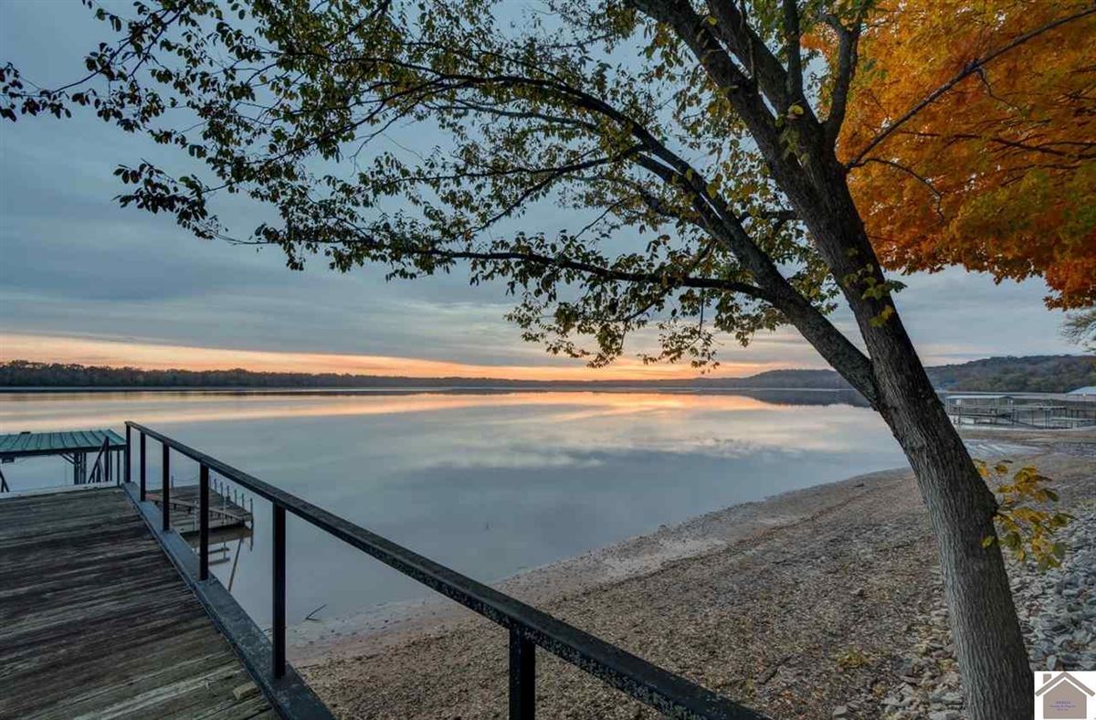 REMARKABLE LAKEFRONT HOME ON KENTUCKY LAKE Kentucky Luxury Homes