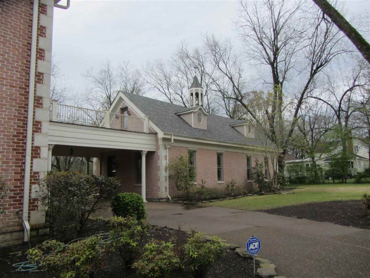 ONE OF A KIND PROPERTY IN GERMANTOWN Tennessee Luxury Homes