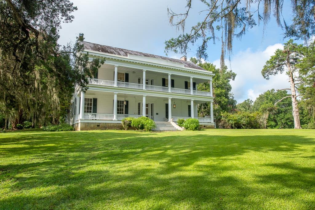 Historic Cedars Plantation 13688 River Road, Natchez, MS, 39120, USA