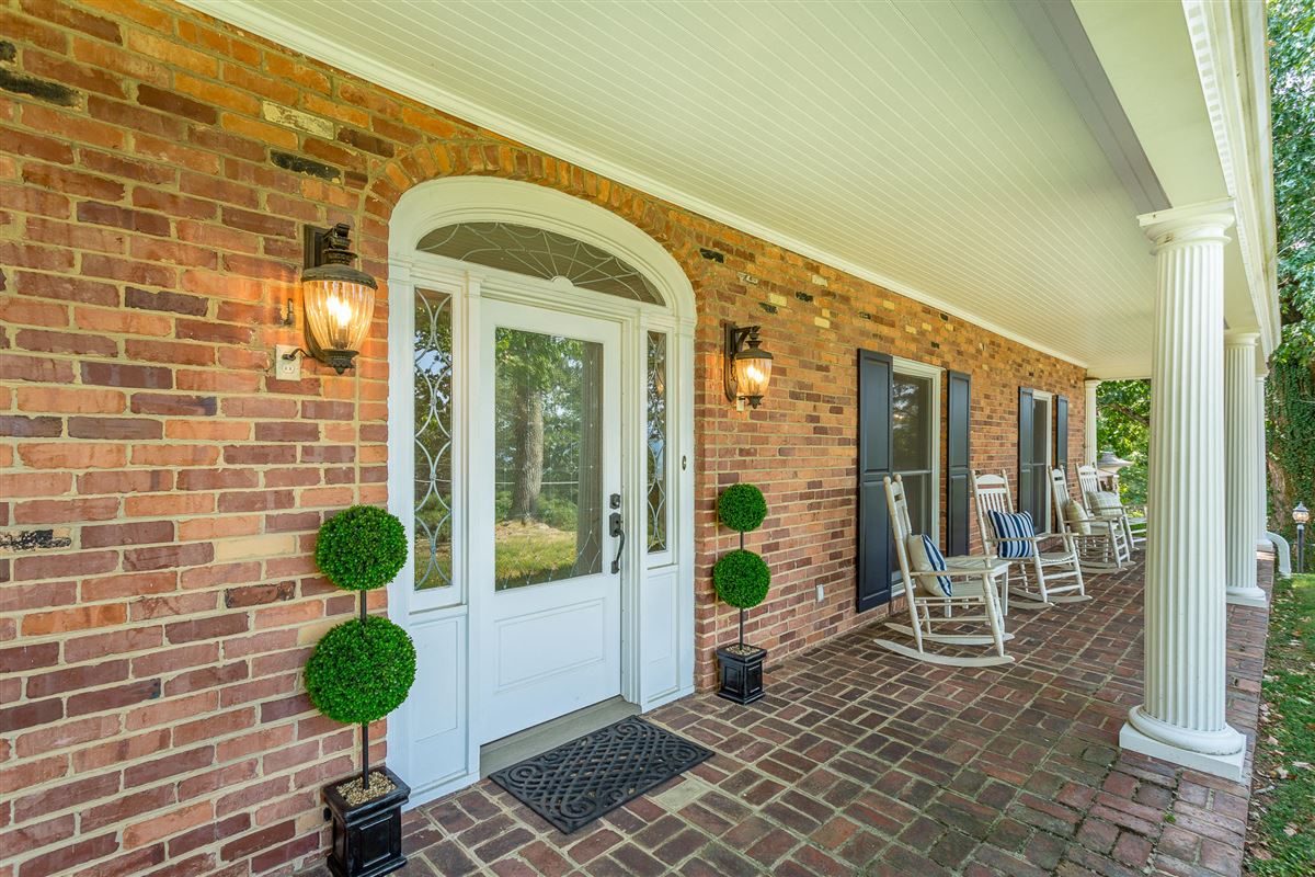 HISTORIC NEIGHBORHOOD OF MISSIONARY RIDGE Tennessee Luxury Homes