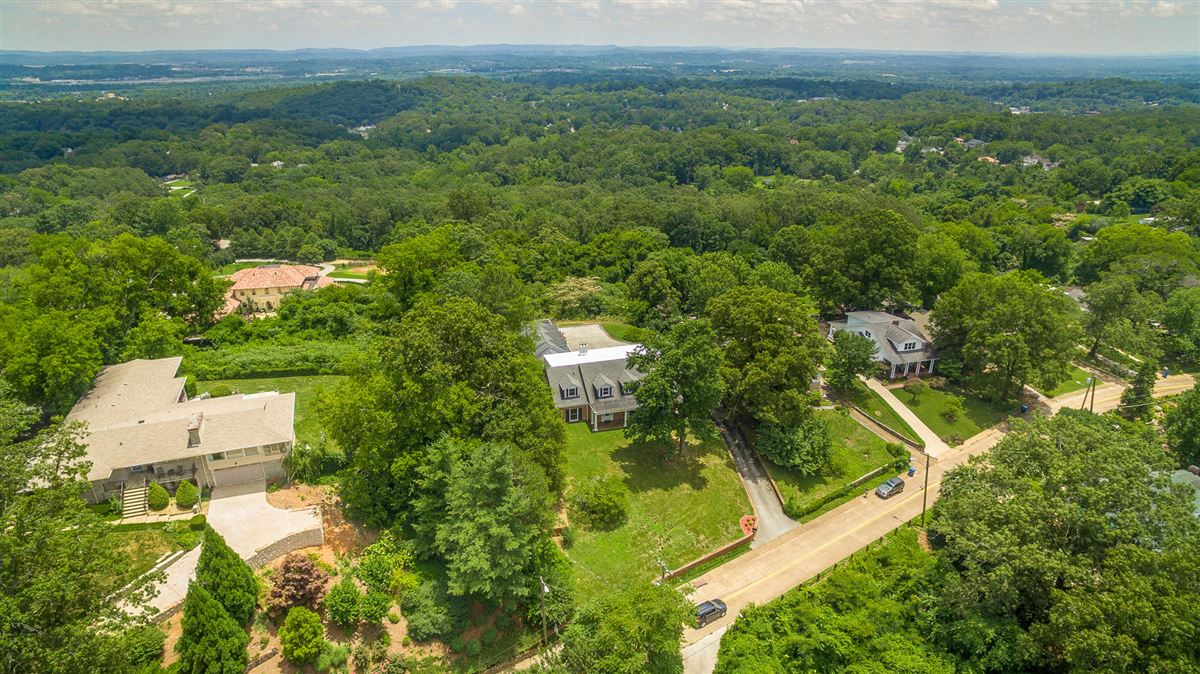 HISTORIC NEIGHBORHOOD OF MISSIONARY RIDGE Tennessee Luxury Homes