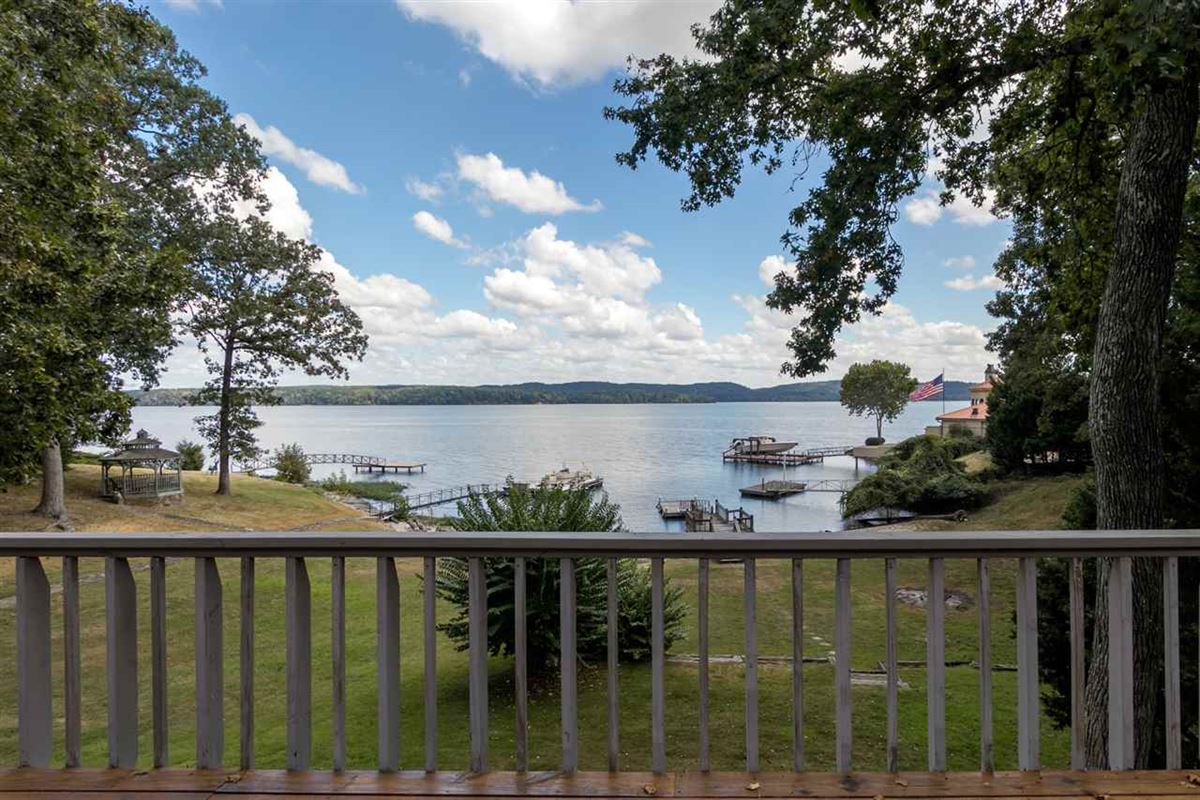 OLD PICKWICK WATERFRONT CABIN Tennessee Luxury Homes Mansions For Sale Luxury Portfolio