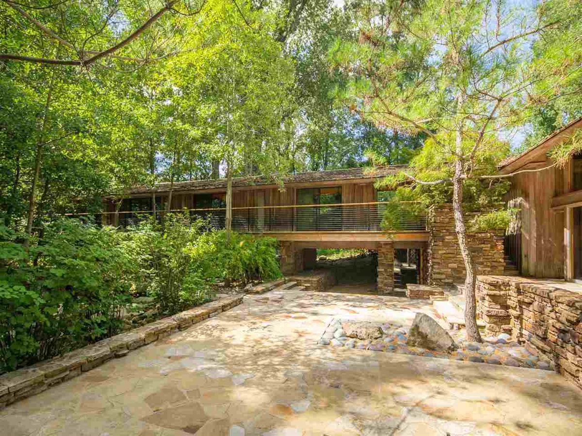 ORGANIC MIDCENTURY MODERN HOME IN MEMPHIS Tennessee Luxury Homes