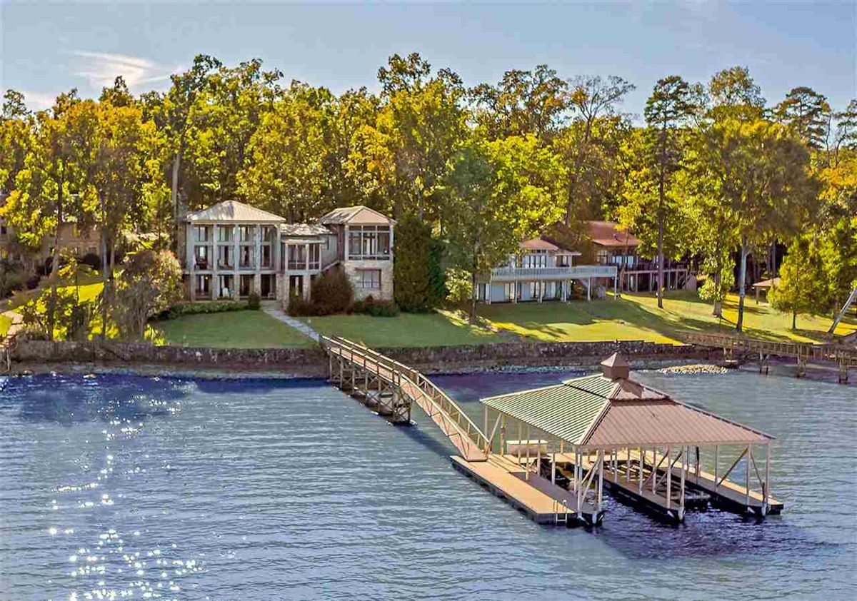 AN AWESOME WATER FRONT ESTATE Tennessee Luxury Homes Mansions For