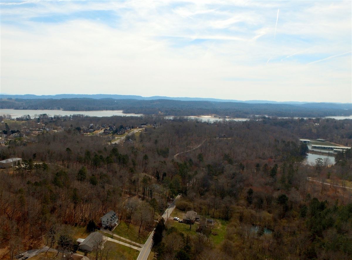 HIGHLY SOUGHT AFTER SODDY DAISY AREA Tennessee Luxury Homes