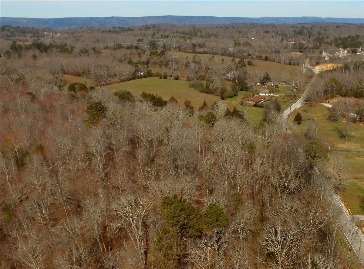 HIGHLY SOUGHT AFTER SODDY DAISY AREA Tennessee Luxury Homes