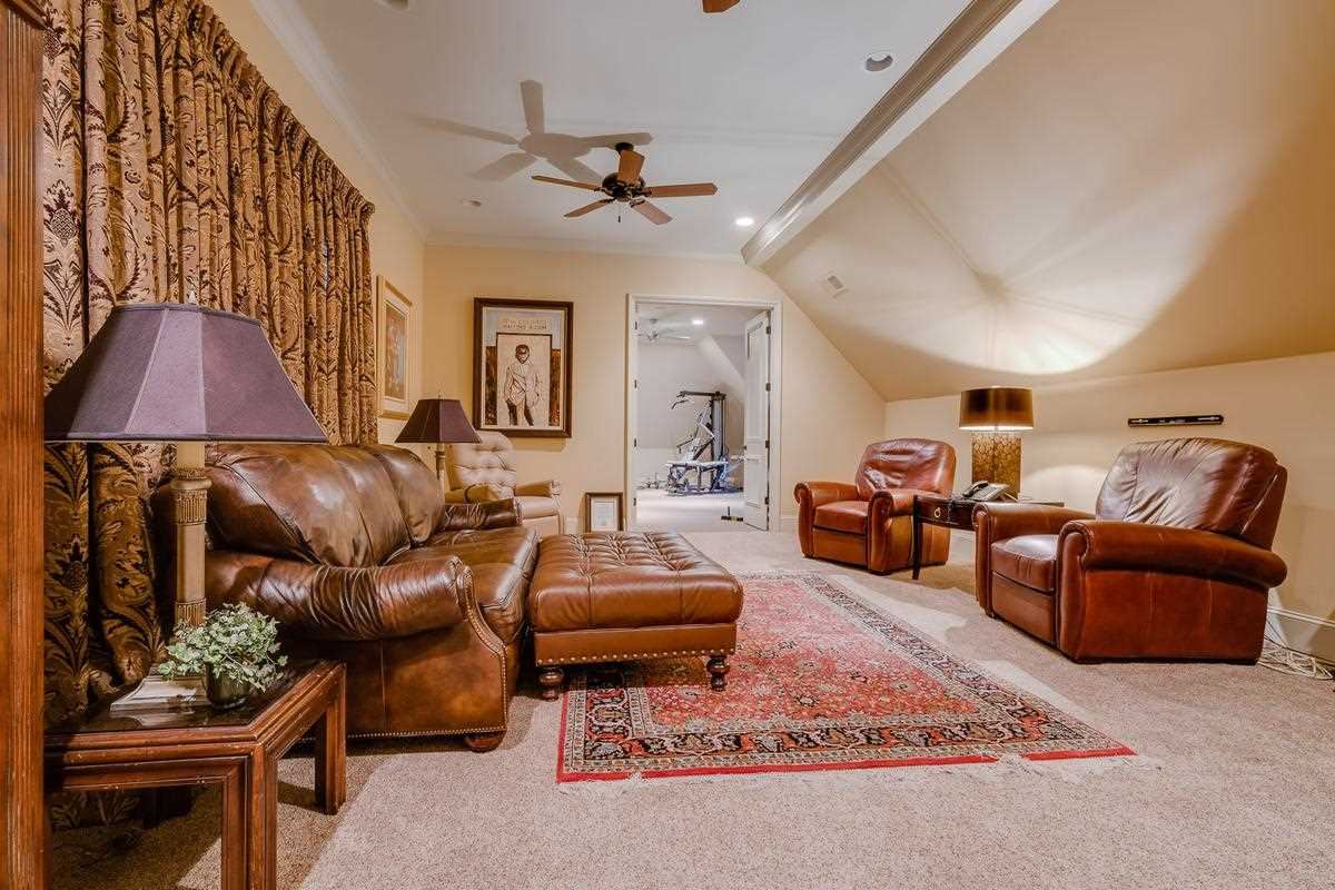 ONE OF THE FINEST ESTATE HOMES IN MEMPHIS Tennessee Luxury Homes