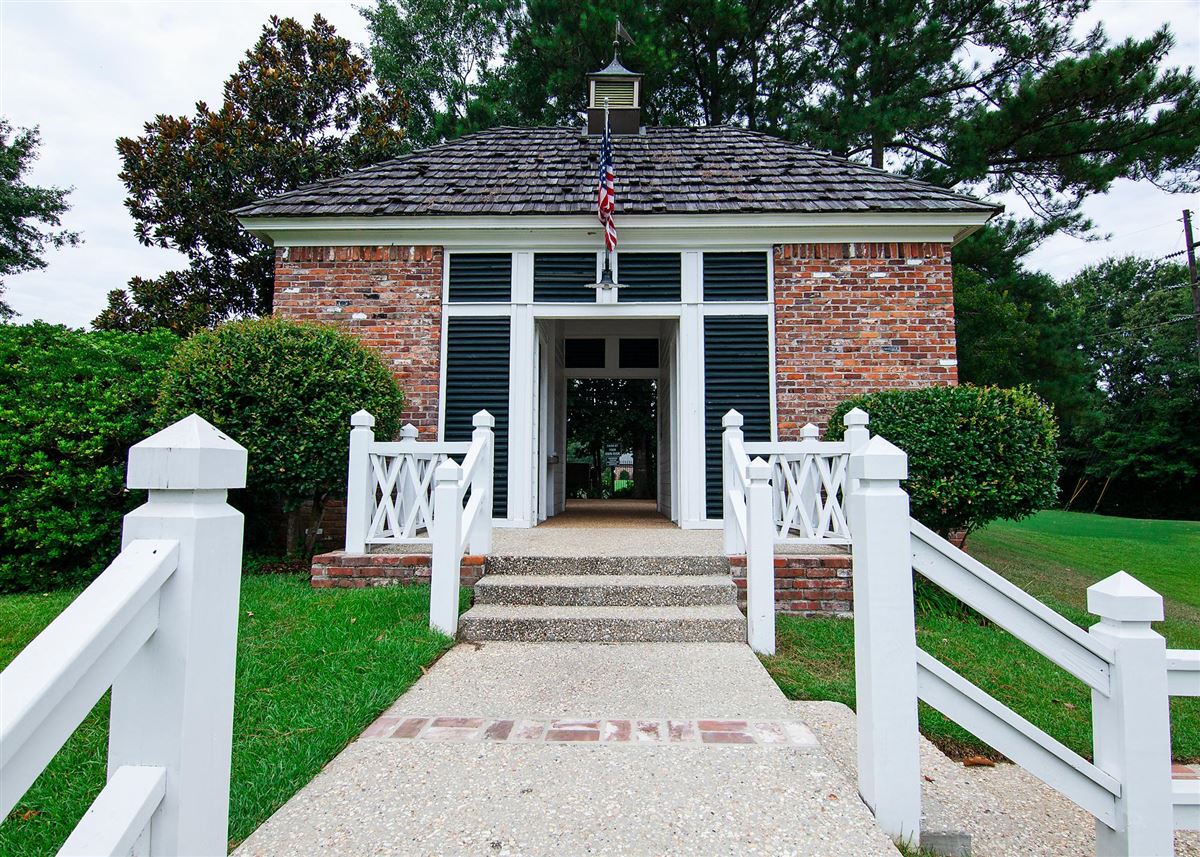 INSPIRED LIVING IN CANEBRAKE Mississippi Luxury Homes Mansions For