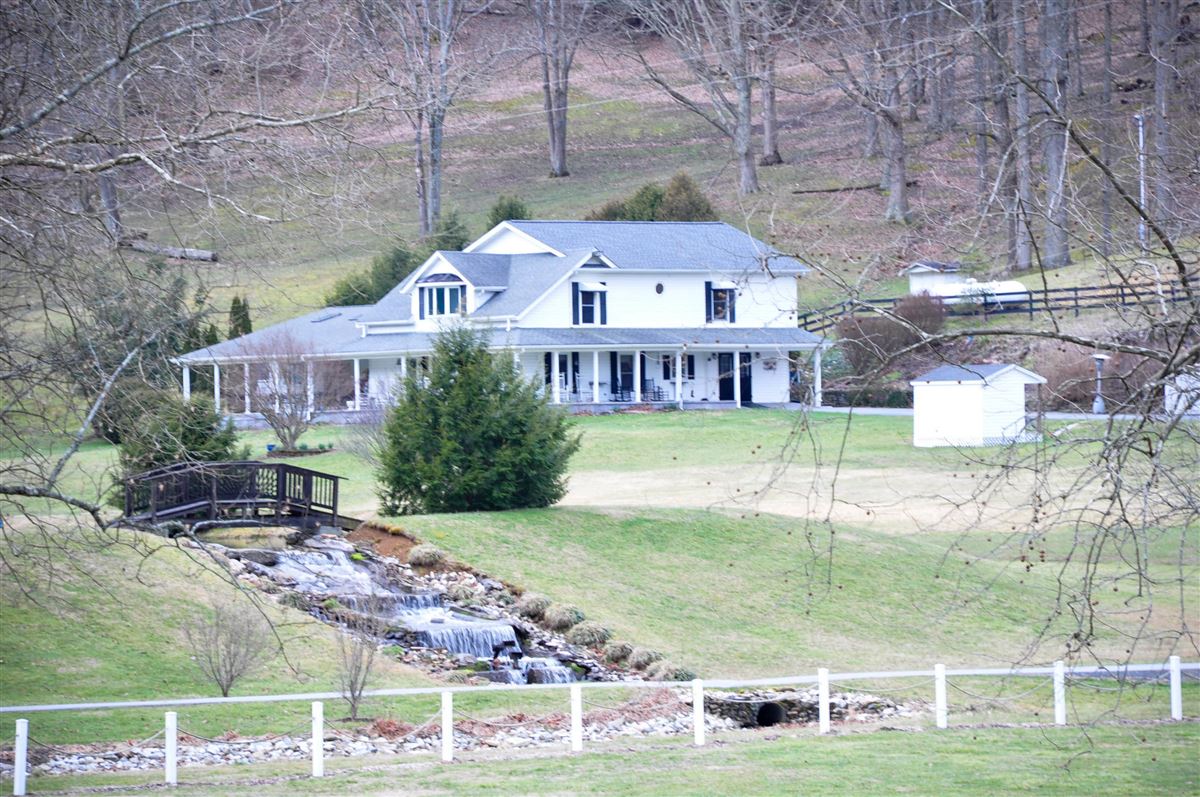 ROAN MOUNTAIN FARM Tennessee Luxury Homes Mansions For Sale
