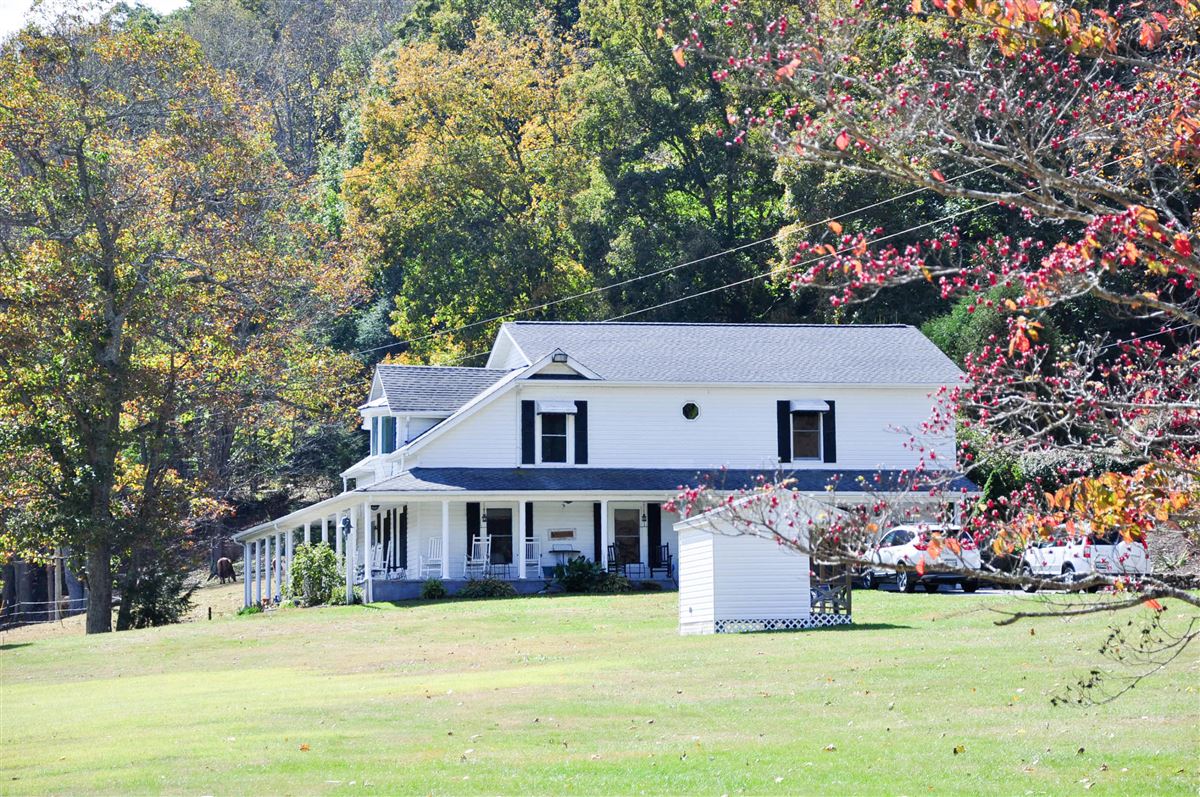 ROAN MOUNTAIN FARM Tennessee Luxury Homes Mansions For Sale Luxury Portfolio