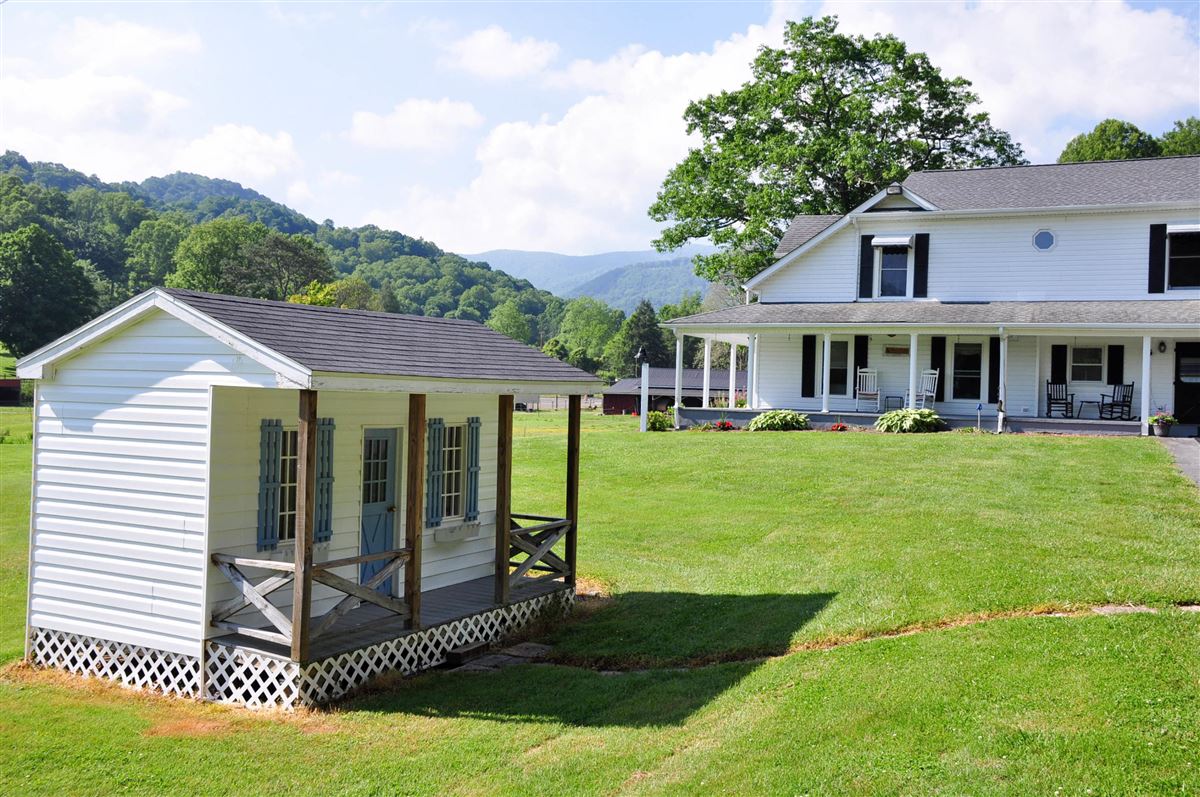 ROAN MOUNTAIN FARM Tennessee Luxury Homes Mansions For Sale
