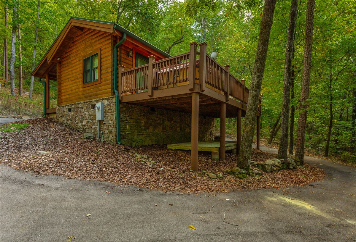 COUNTRY ESTATE ON NEARLY 50 ACRES OF SECLUDED FOREST LAND