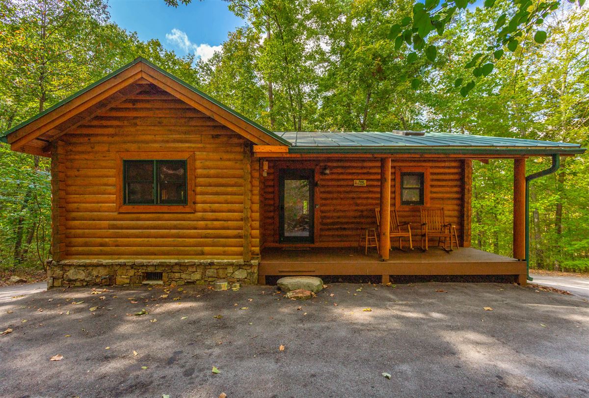 COUNTRY ESTATE ON NEARLY 50 ACRES OF SECLUDED FOREST LAND