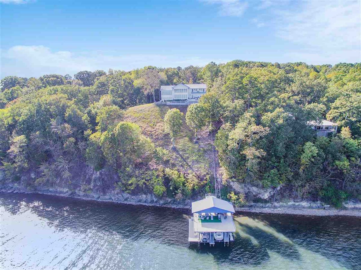 A WONDERFUL WATERFRONT HOME IN COUNCE Tennessee Luxury Homes