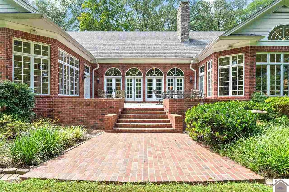 WATERFRONT JEWEL KENTUCKY LAKE Kentucky Luxury Homes Mansions