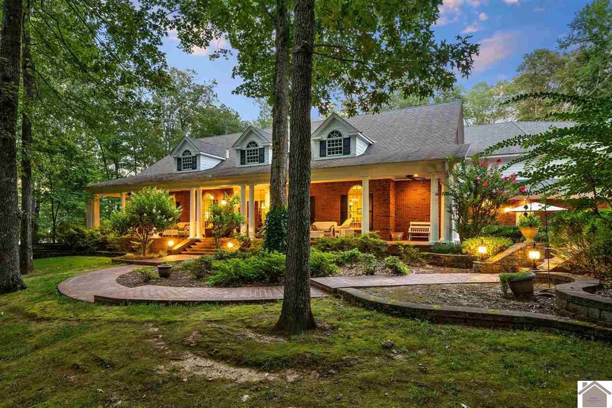 WATERFRONT JEWEL ON KENTUCKY LAKE Kentucky Luxury Homes Mansions