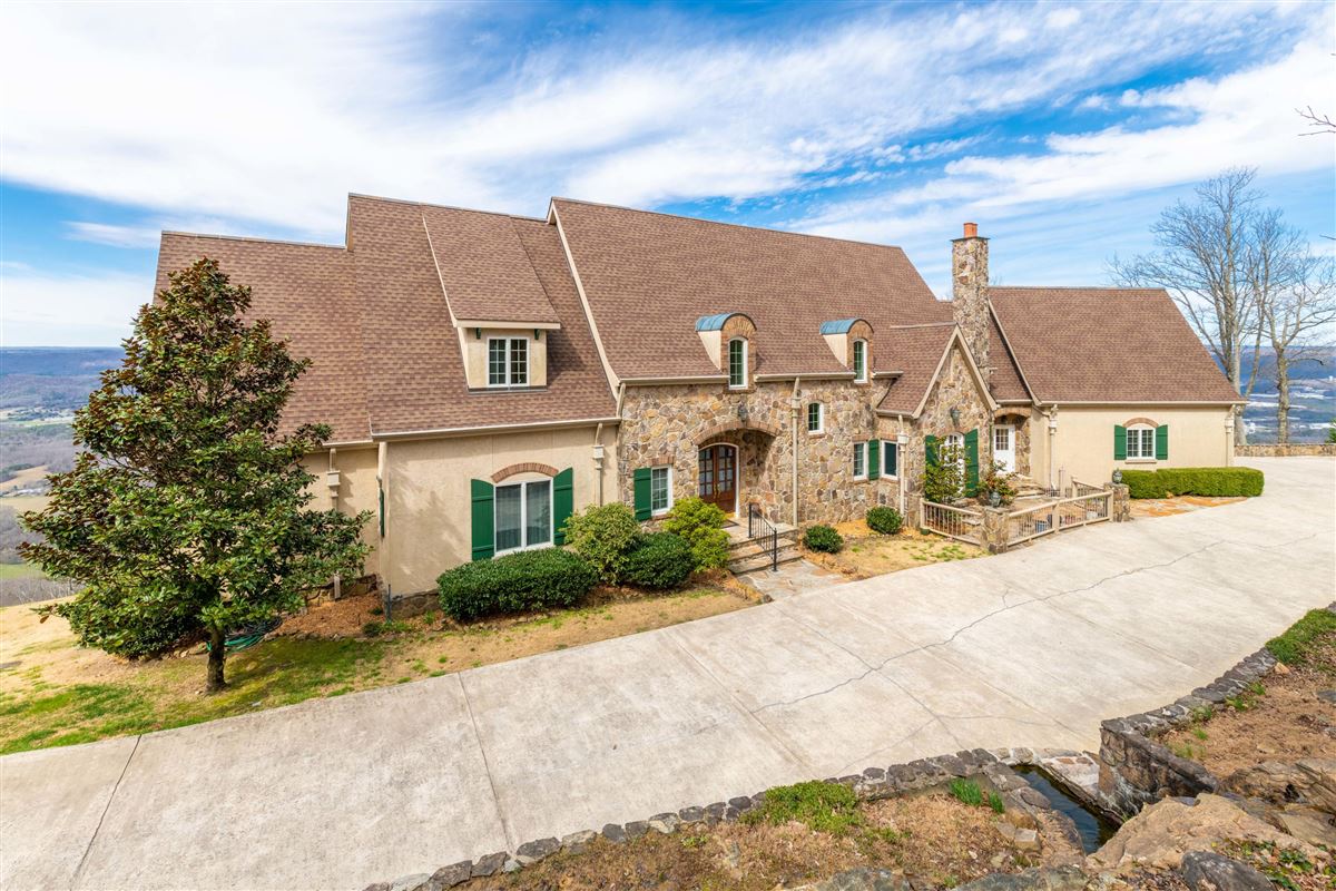  Luxury Homes Mansions For Sale Luxury Portfolio