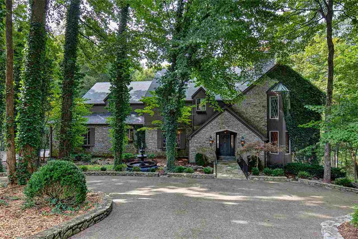 THE PERFECT HOME FOR ENTERTAINING Kentucky Luxury Homes Mansions