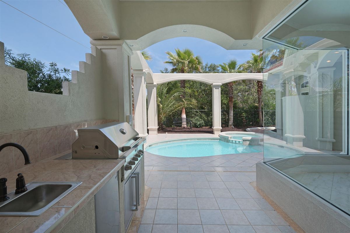 GRACEFUL MINIMANSION IN DESTINY Florida Luxury Homes Mansions For