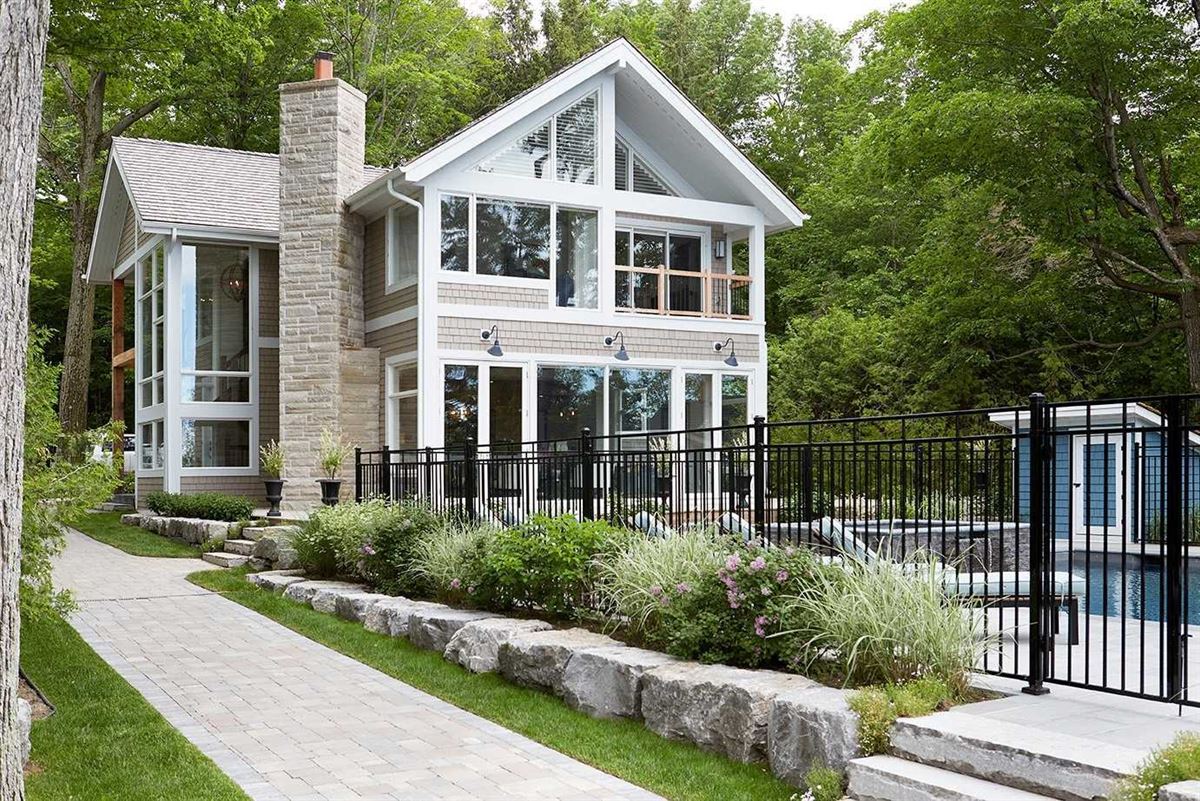 STUNNING CONTEMPORARY WATERFRONT ESTATE Ontario Luxury Homes