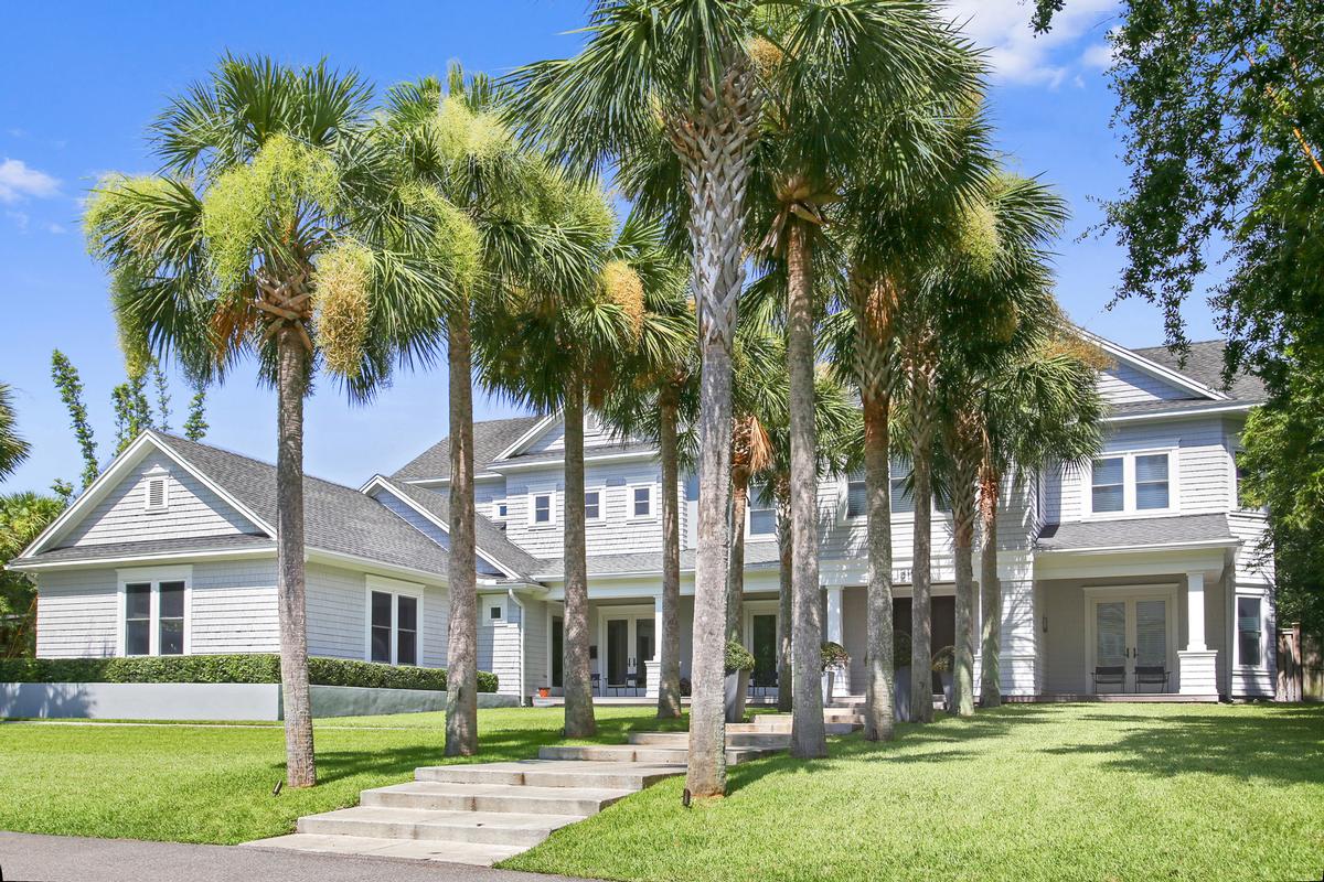 BREATHTAKING CLASSIC COASTAL SHAKE HOME | Florida Luxury Homes ...