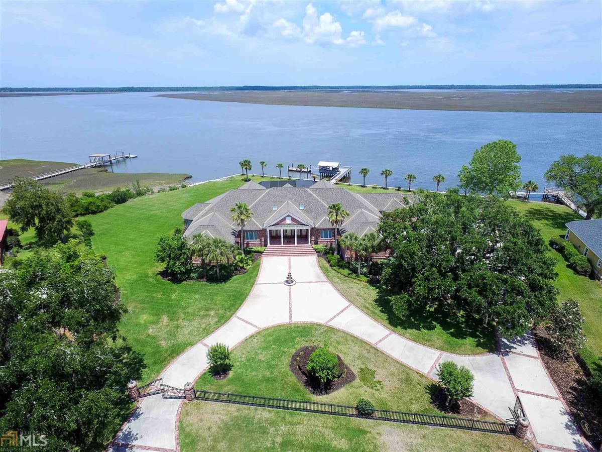 MAJESTIC WATERFRONT ESTATE IN ST. MARYS, GA Luxury Homes