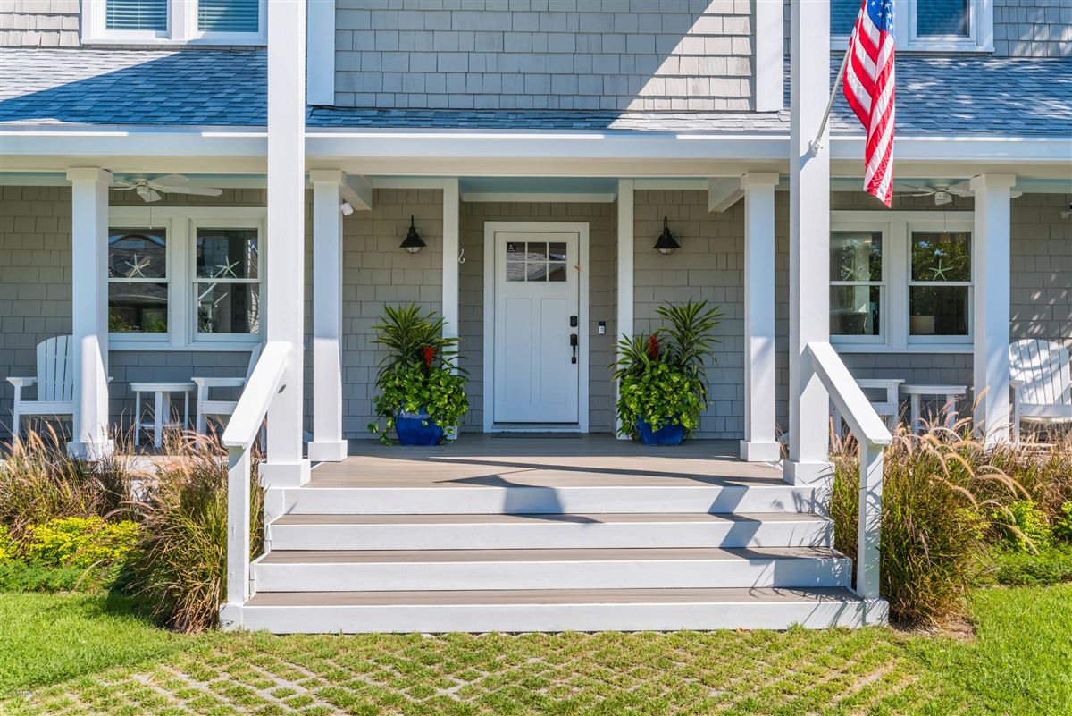 Cedar Shake Coastal Oceanfront Home 