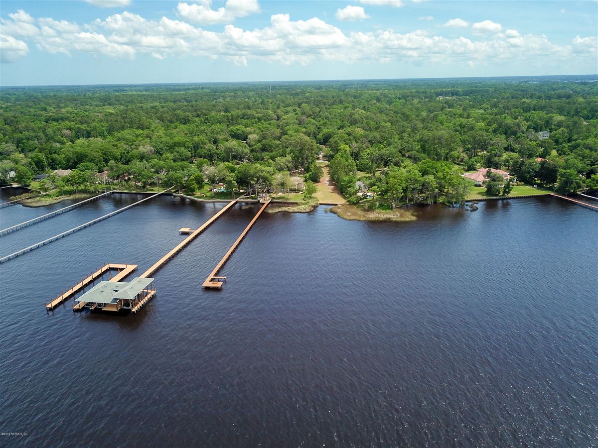 WATERFRONT LOT ON ST JOHNS RIVER Florida Luxury Homes