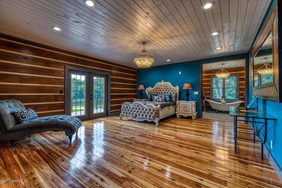 Luxury homes 占地近20英亩的豪华定制住宅