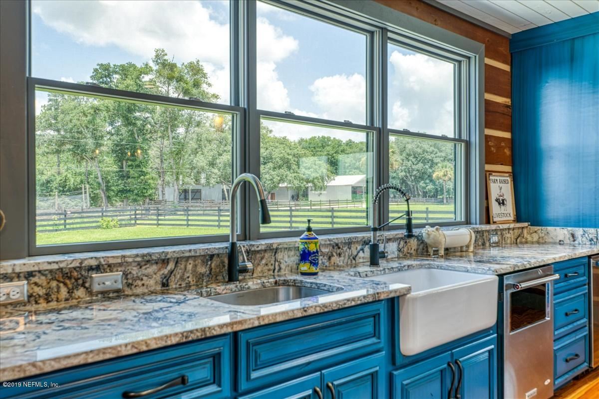 Luxury real estate 占地近20英亩的豪华定制住宅